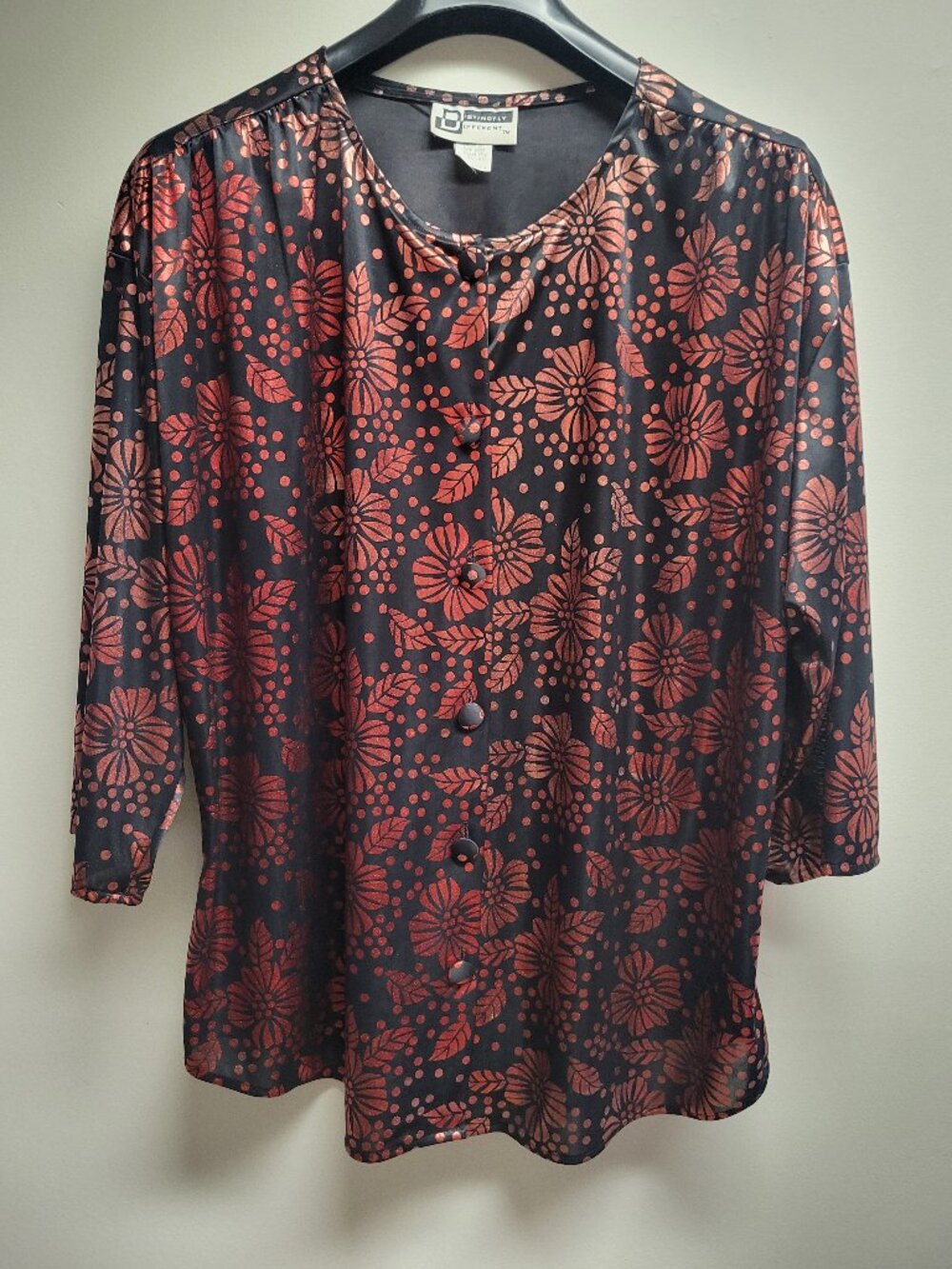 Distinctly Different TM Women’s Top Size 20/40 Style 9716 Vintage Plus Size